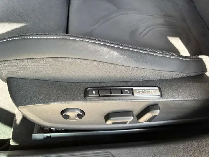 VW Golf Variant LIFE, снимка 10 - Автомобили и джипове - 53165949