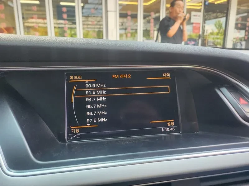 Audi A4 2.0 TDI Quattro, снимка 12 - Автомобили и джипове - 55009827