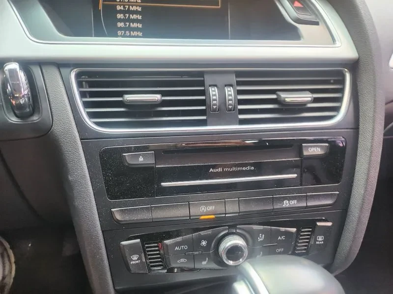 Audi A4 2.0 TDI Quattro, снимка 14 - Автомобили и джипове - 55009827