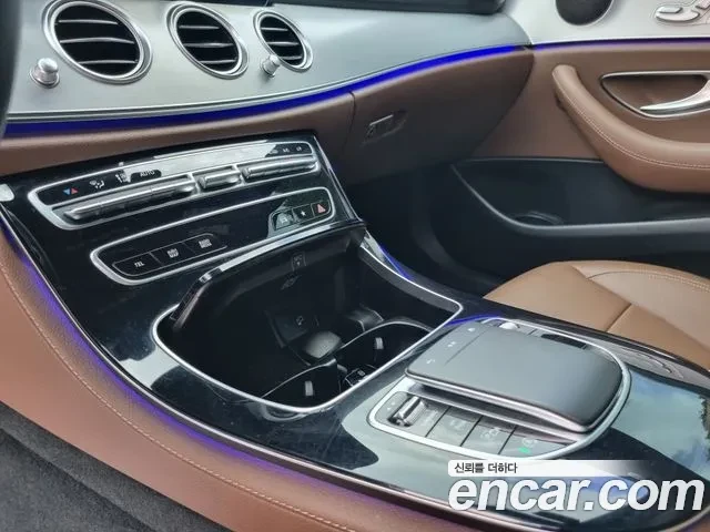 Mercedes-Benz E 250 AVANTGARDE, снимка 13 - Автомобили и джипове - 55693927
