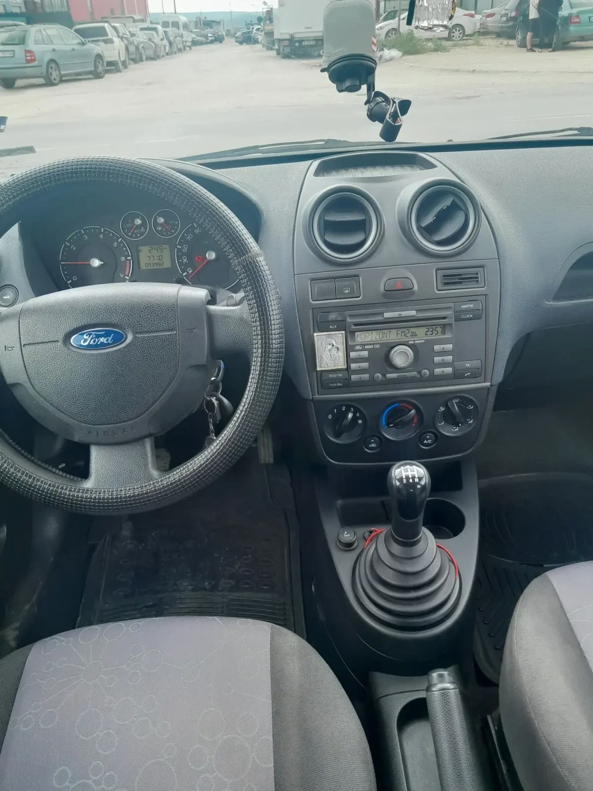 Ford Fiesta 1.4 i - изображение 8