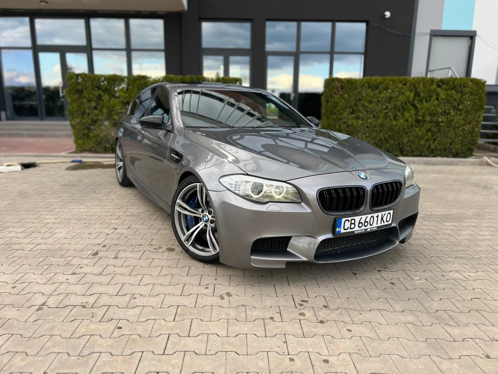 BMW M5 F10 - изображение 2