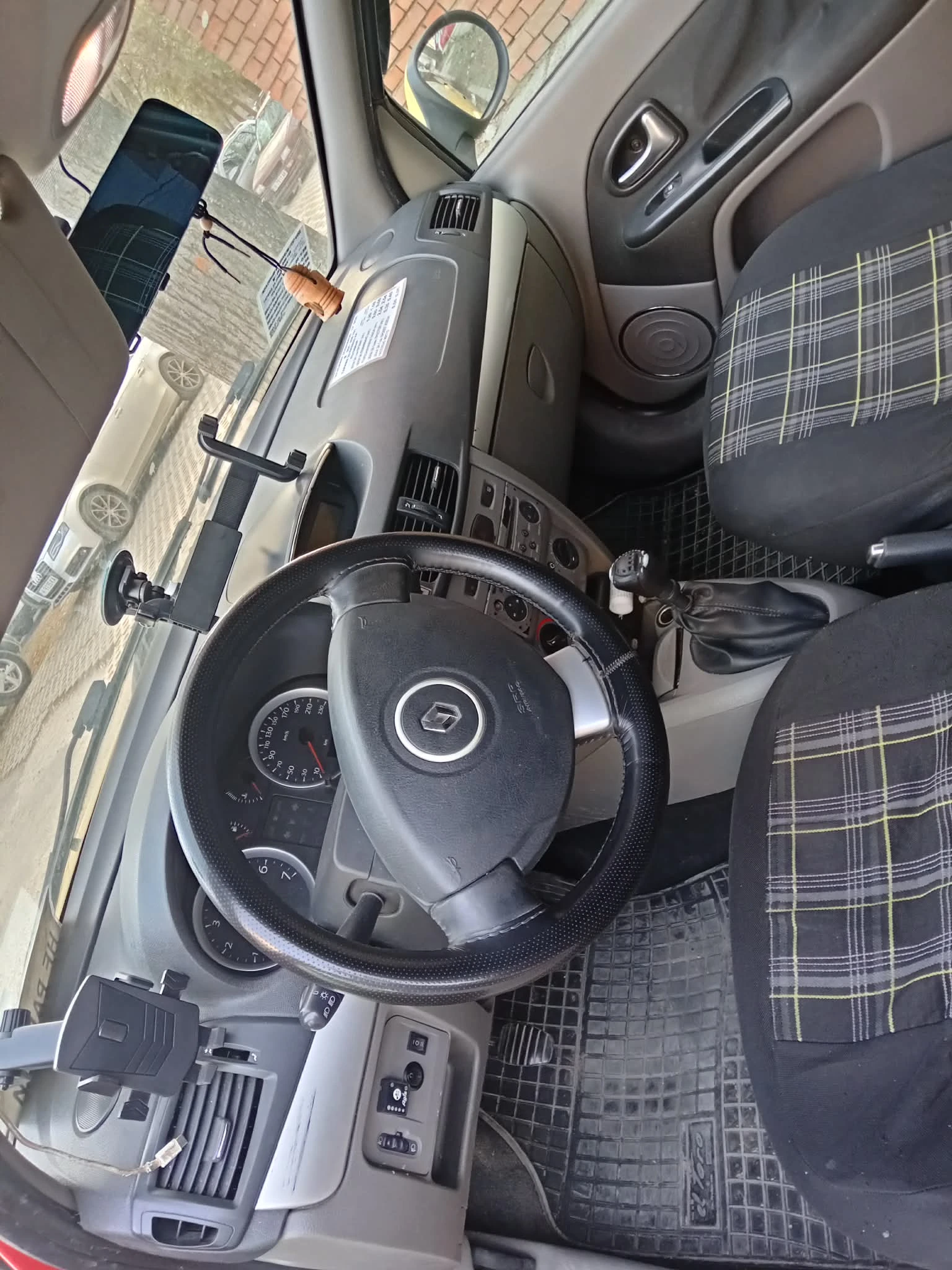 Renault Symbol  - изображение 4