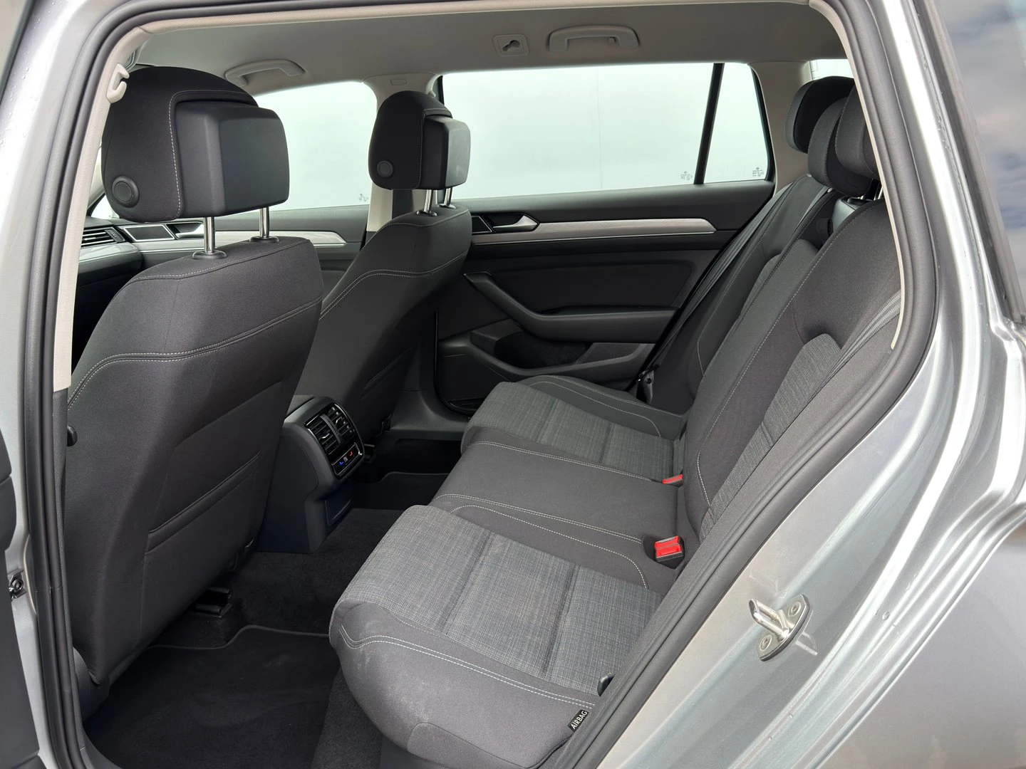 VW Passat Business 2.0 TDI SCR DSG | Mobile.bg � ����������� 7