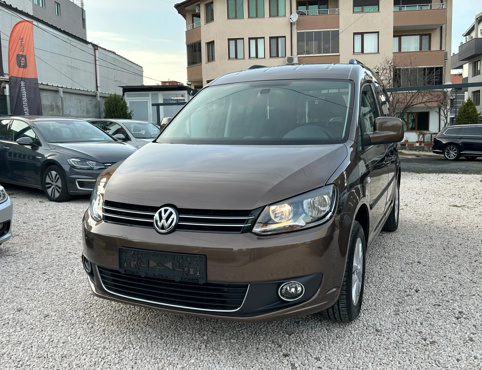 VW Caddy 1.6 TDI , снимка 3 - Автомобили и джипове - 53801744