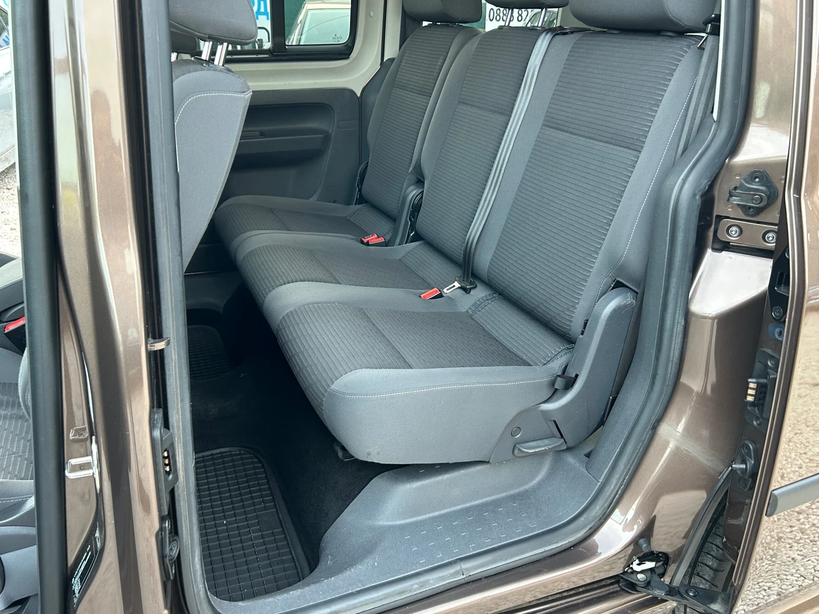 VW Caddy 1.6 TDI , снимка 11 - Автомобили и джипове - 53801744