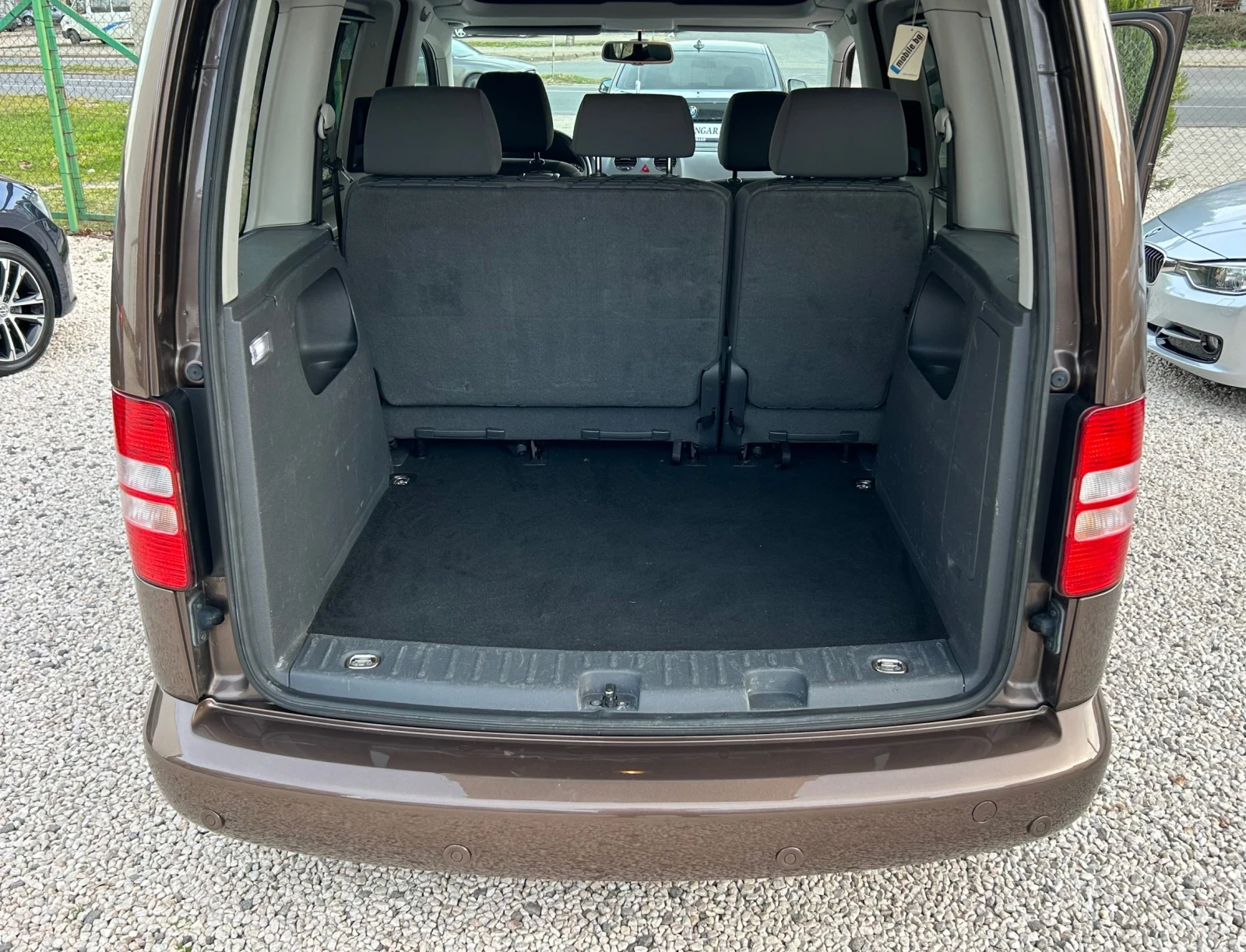 VW Caddy 1.6 TDI , снимка 13 - Автомобили и джипове - 53801744