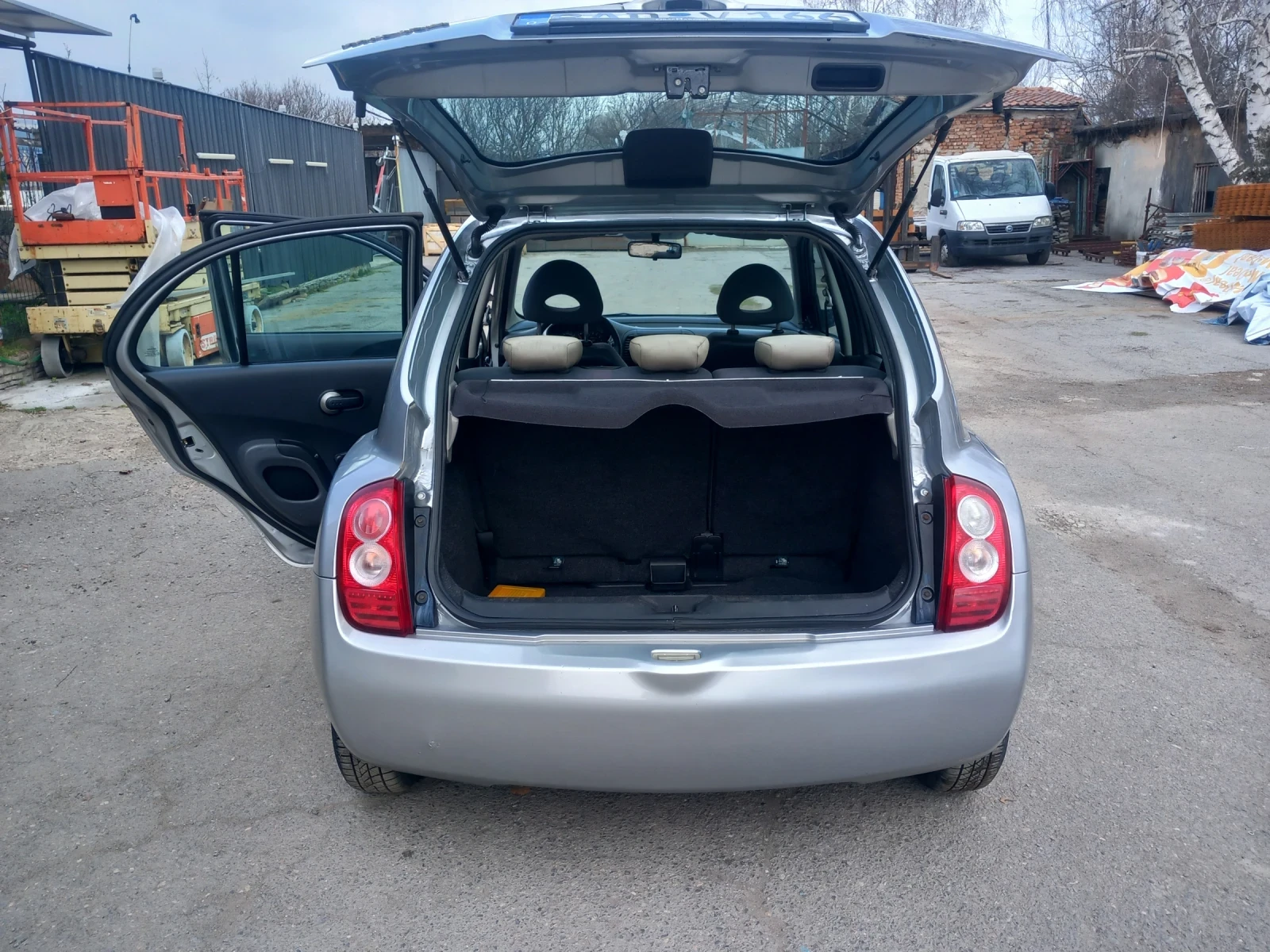 Nissan Micra 1, 2 clima, снимка 11 - Автомобили и джипове - 53922676