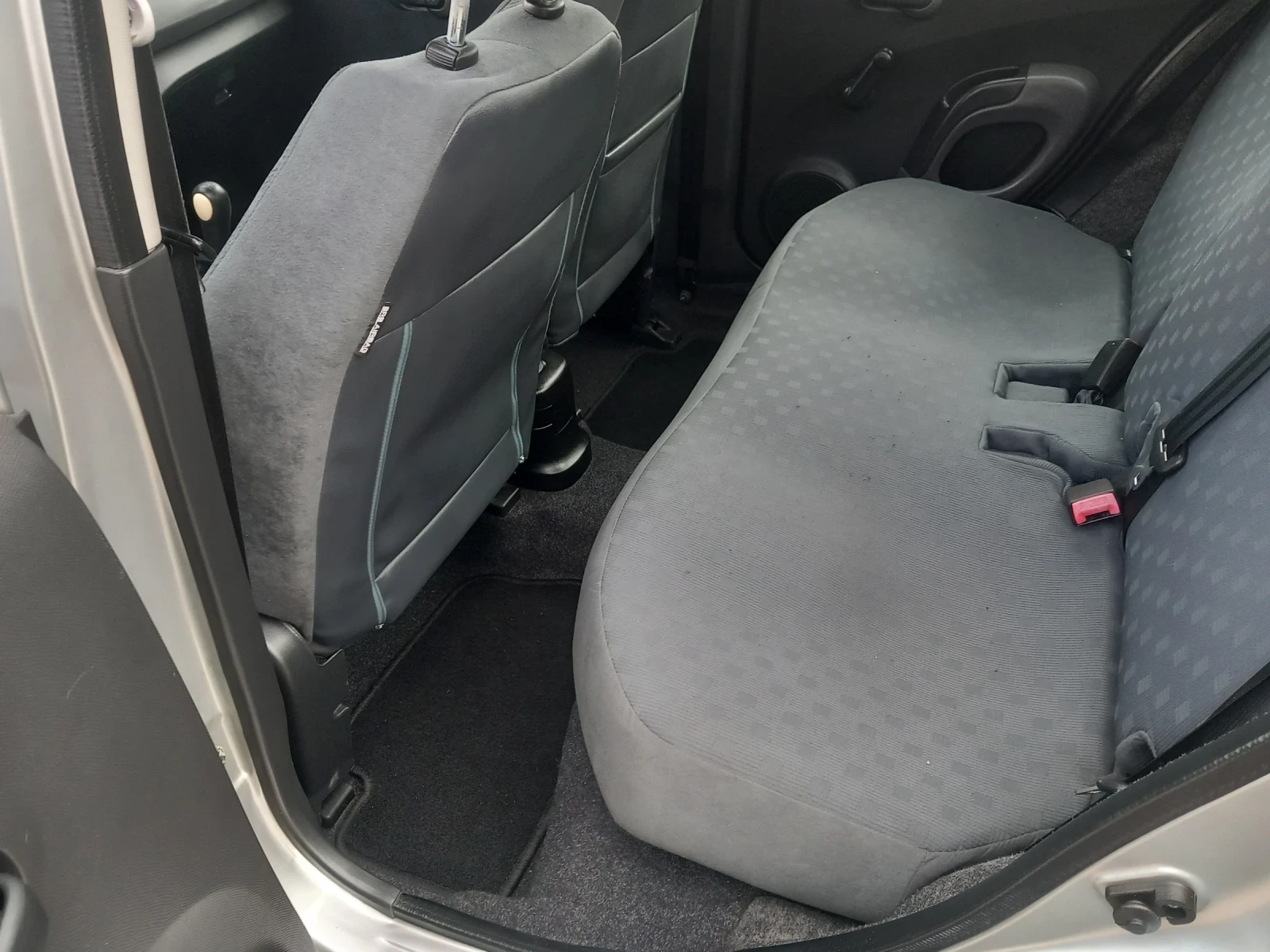 Nissan Micra 1, 2 clima, снимка 9 - Автомобили и джипове - 53922676