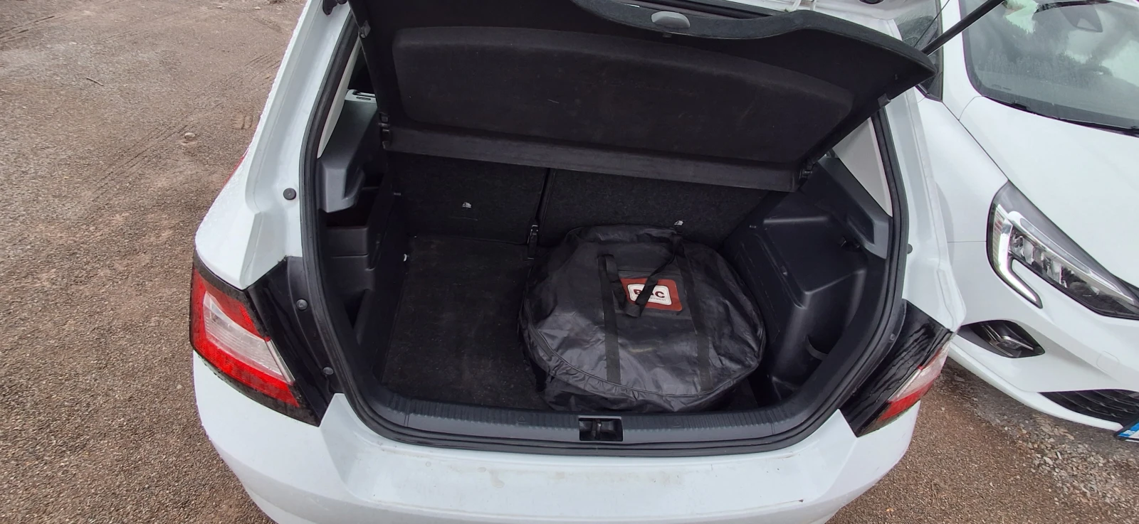 Skoda Fabia 1.0 MPI, снимка 5 - Автомобили и джипове - 53993881