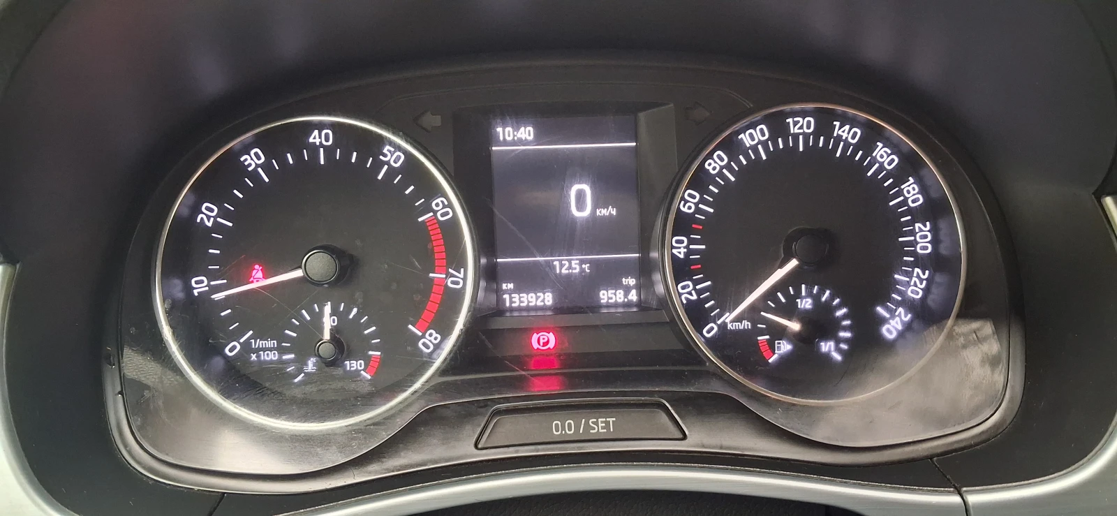 Skoda Fabia 1.0 MPI, снимка 8 - Автомобили и джипове - 53993881