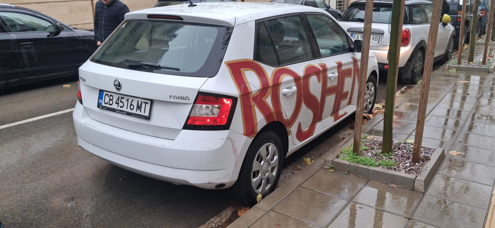 Skoda Fabia 1.0 MPI, снимка 3 - Автомобили и джипове - 53993881