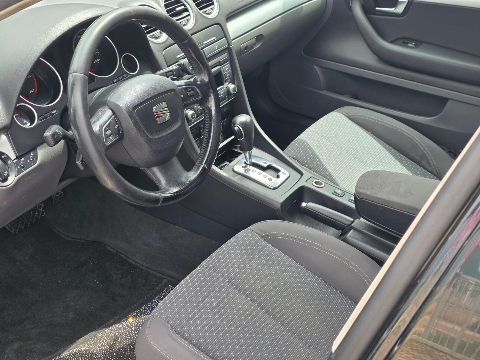 Seat Exeo 2.0 TDI АВТОМАТ, снимка 7 - Автомобили и джипове - 54556044