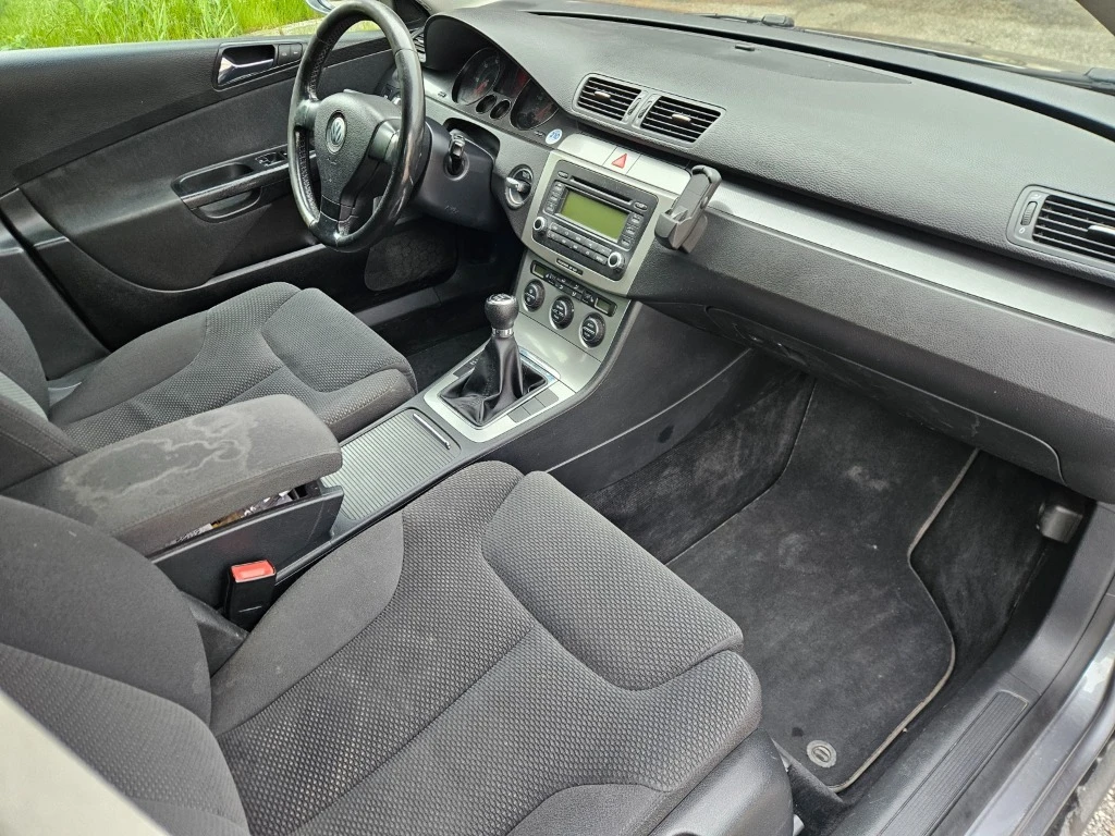VW Passat 2.0 tdi, снимка 10 - Автомобили и джипове - 54781679