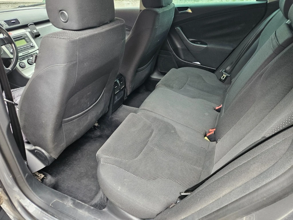 VW Passat 2.0 tdi, снимка 9 - Автомобили и джипове - 54781679