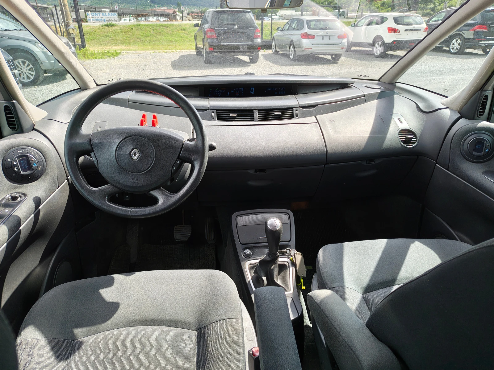 Renault Espace 2.2 DCI, снимка 14 - Автомобили и джипове - 54931791