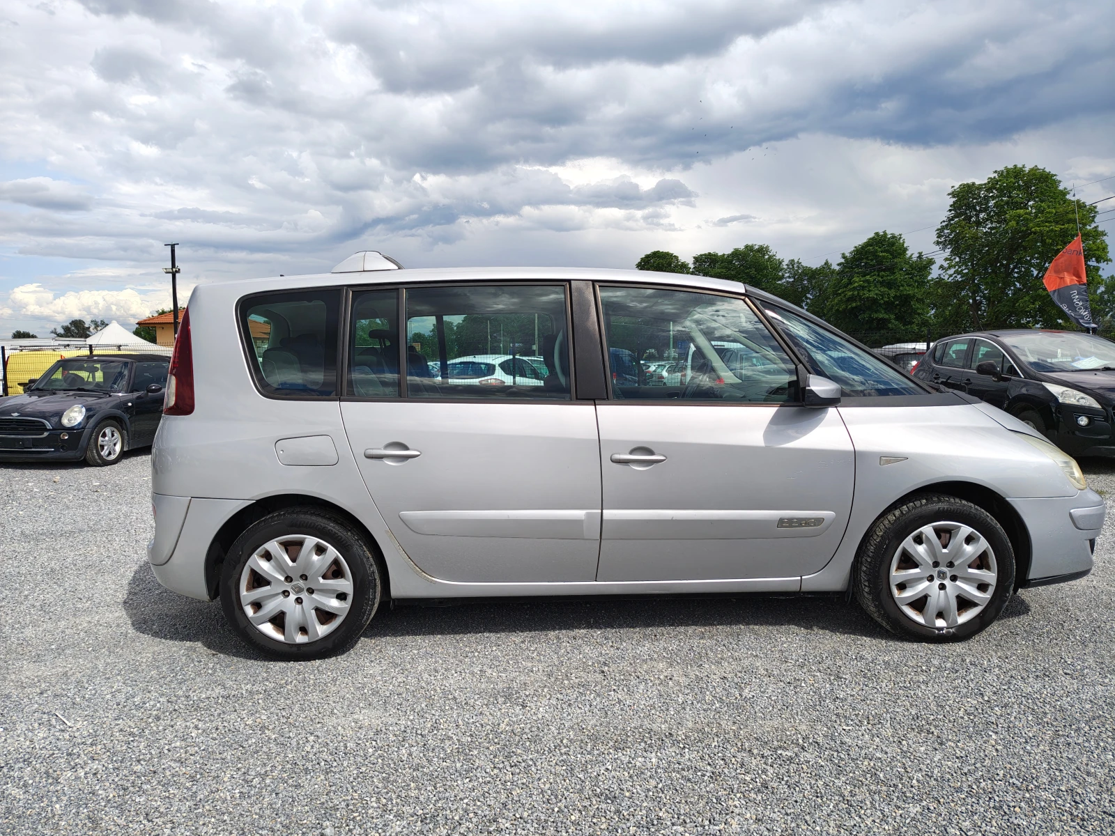 Renault Espace 2.2 DCI, снимка 7 - Автомобили и джипове - 54931791