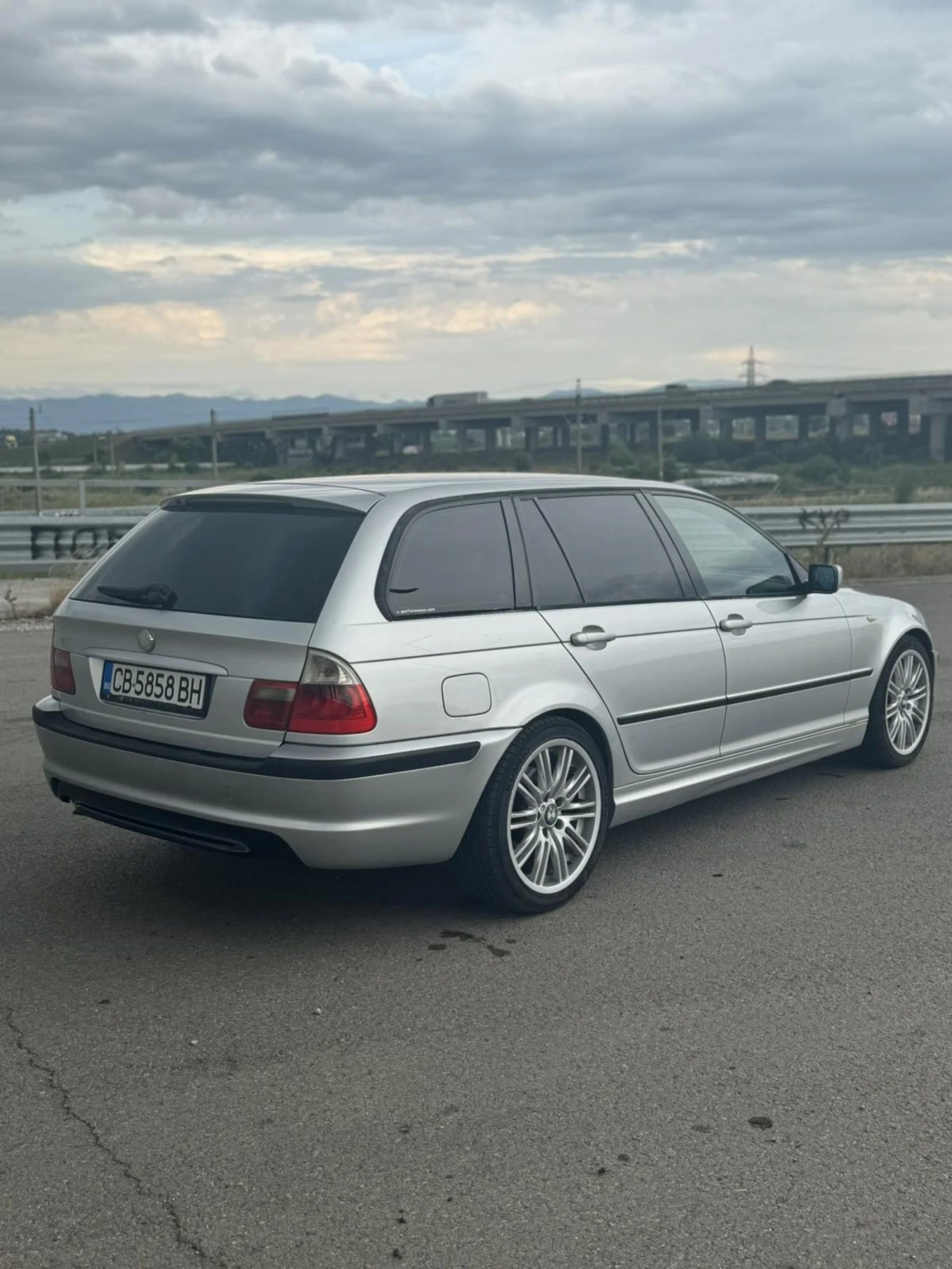 BMW 320 320d, снимка 4 - Автомобили и джипове - 55326627