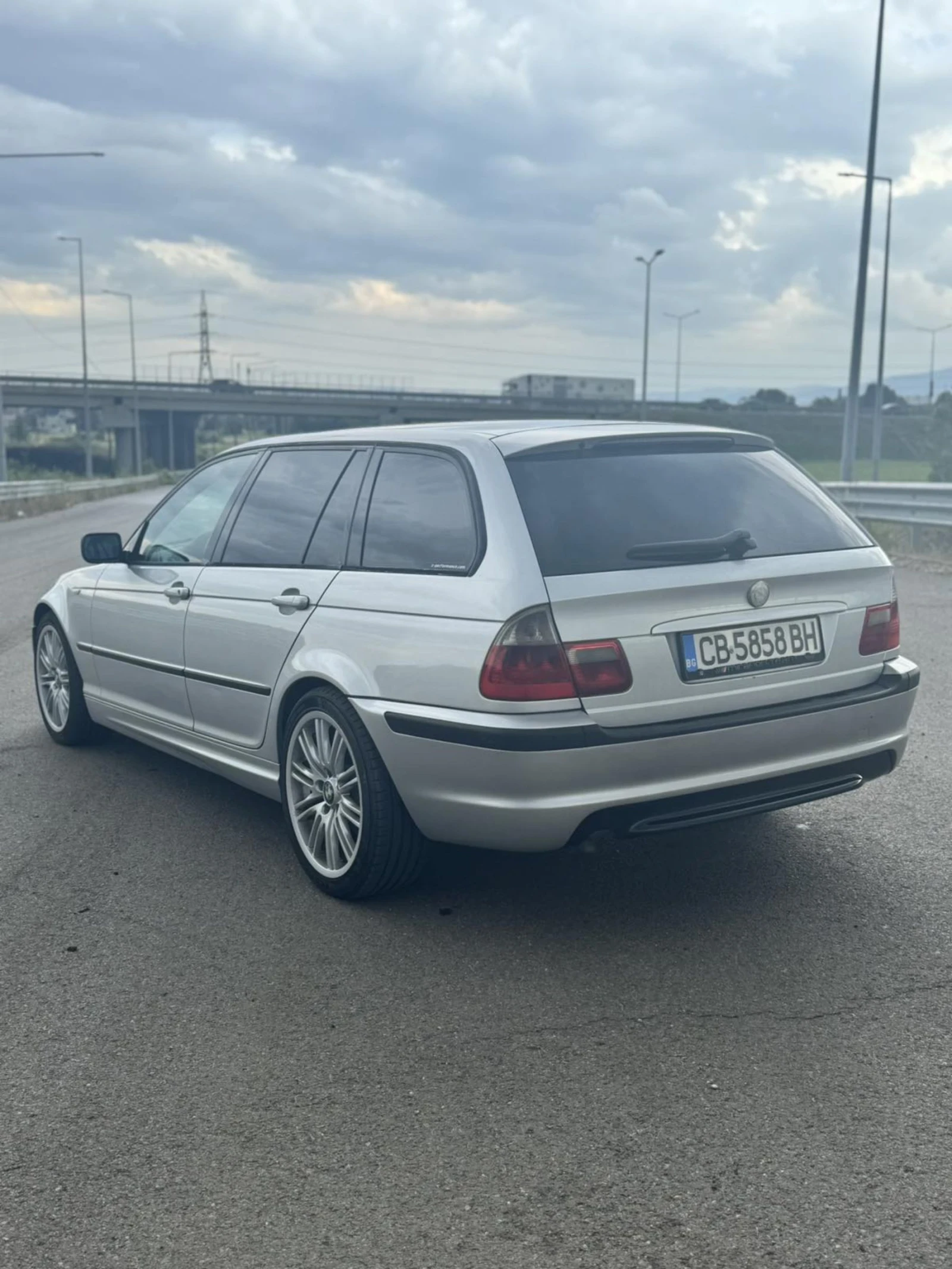 BMW 320 320d, снимка 6 - Автомобили и джипове - 55326627