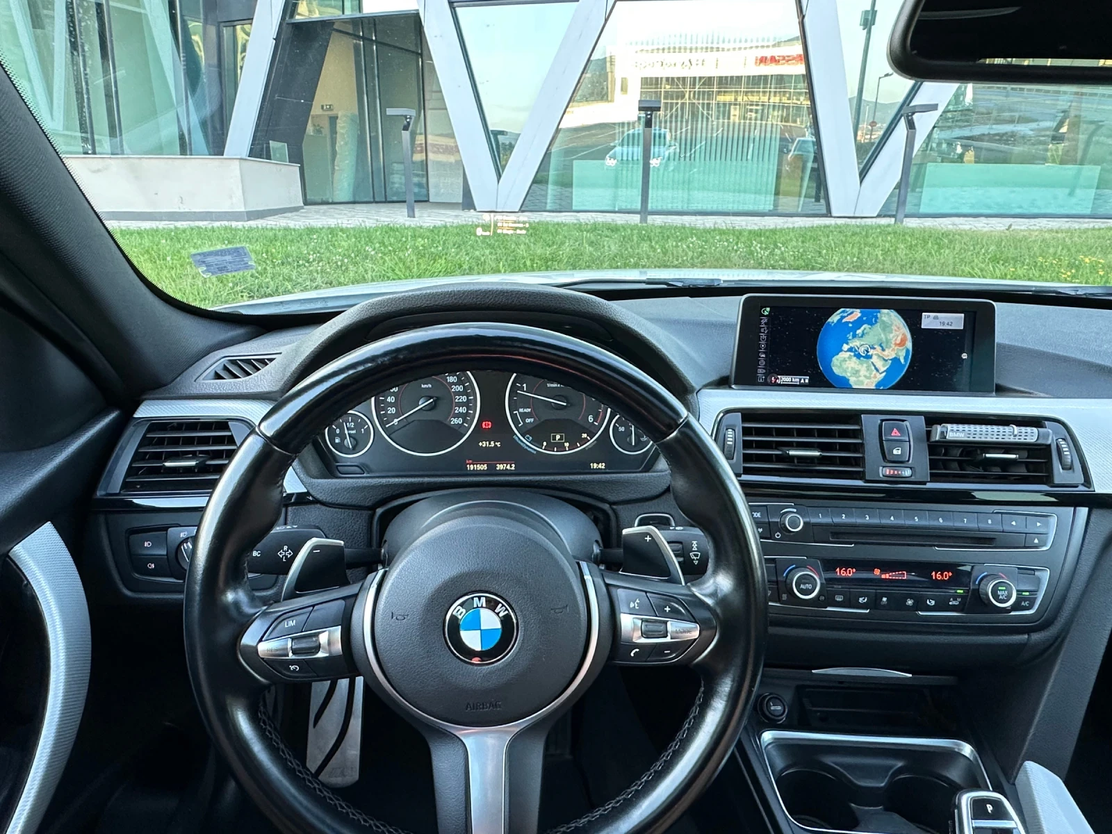 BMW 320, снимка 8 - Автомобили и джипове - 55646927