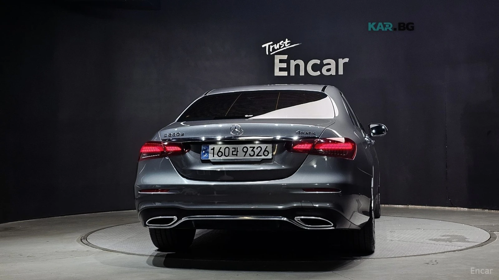 Mercedes-Benz E 220 4MATIC/AMG-LINE/DRIVE-ASSISTS/SUNROOF, снимка 4 - Автомобили и джипове - 55734888