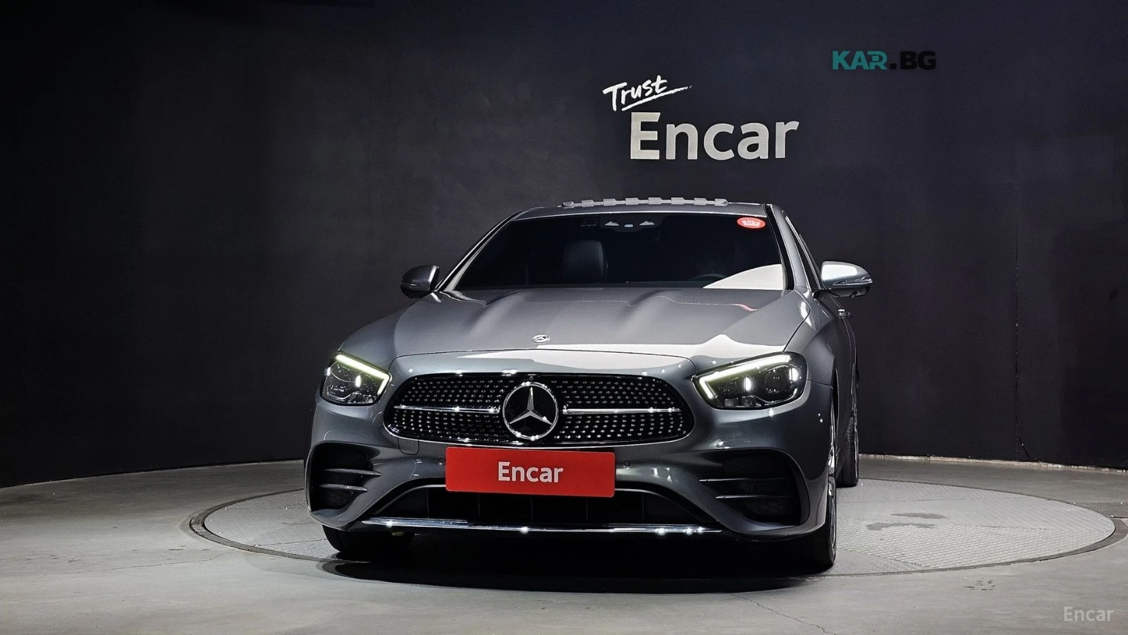 Mercedes-Benz E 220 4MATIC/AMG-LINE/DRIVE-ASSISTS/SUNROOF, снимка 2 - Автомобили и джипове - 55734888