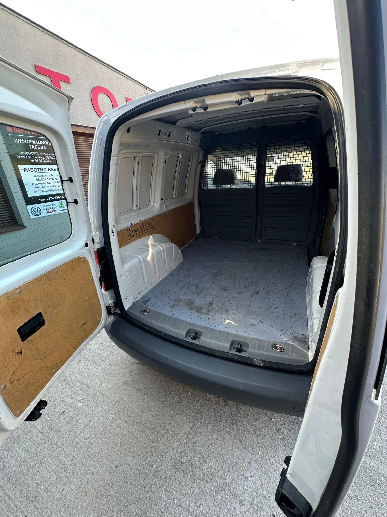 VW Caddy 2.0* КЛИМАТИК* , снимка 8 - Автомобили и джипове - 55882000