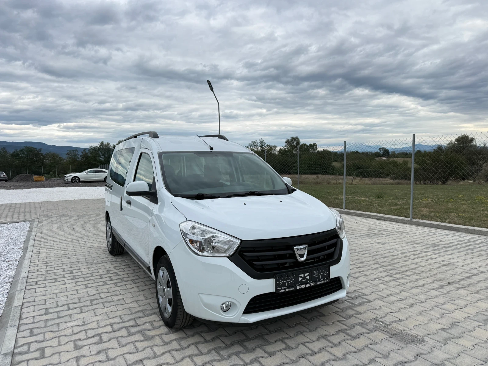 Dacia Dokker 1.6I , снимка 8 - Автомобили и джипове - 56165290