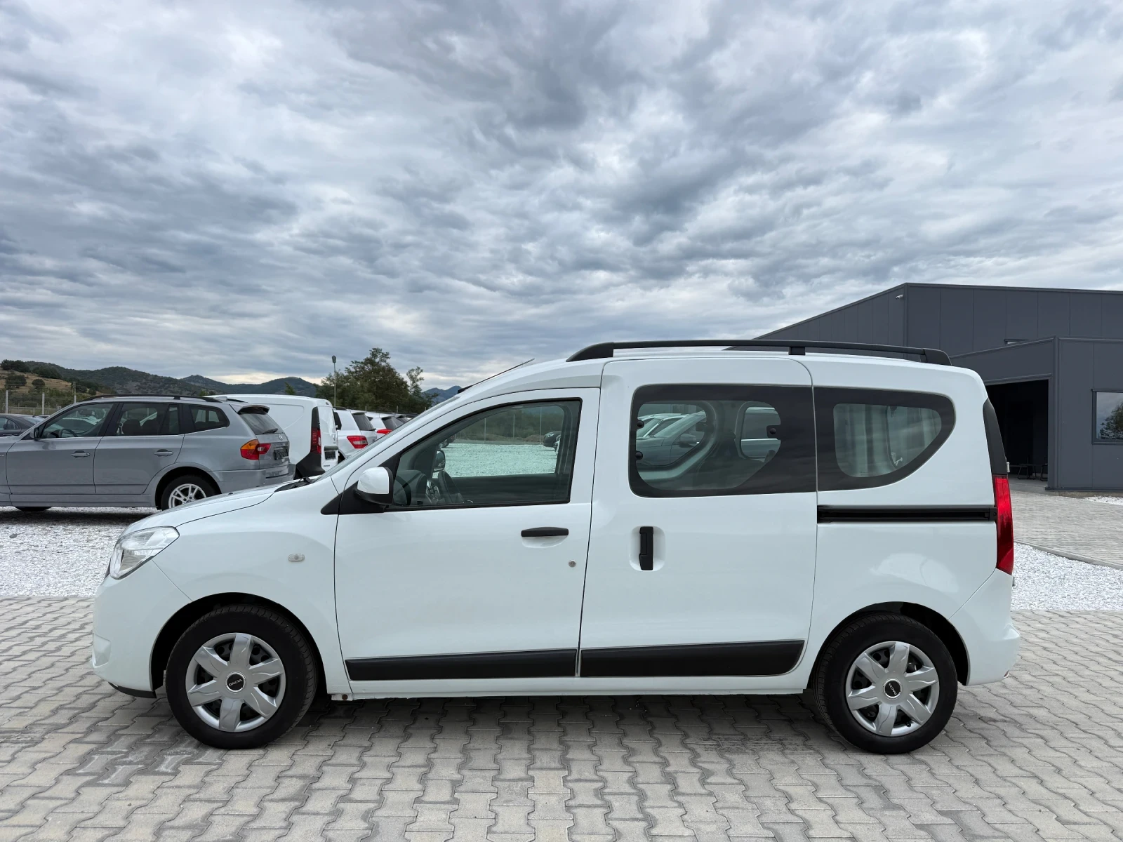 Dacia Dokker 1.6I , снимка 3 - Автомобили и джипове - 56165290