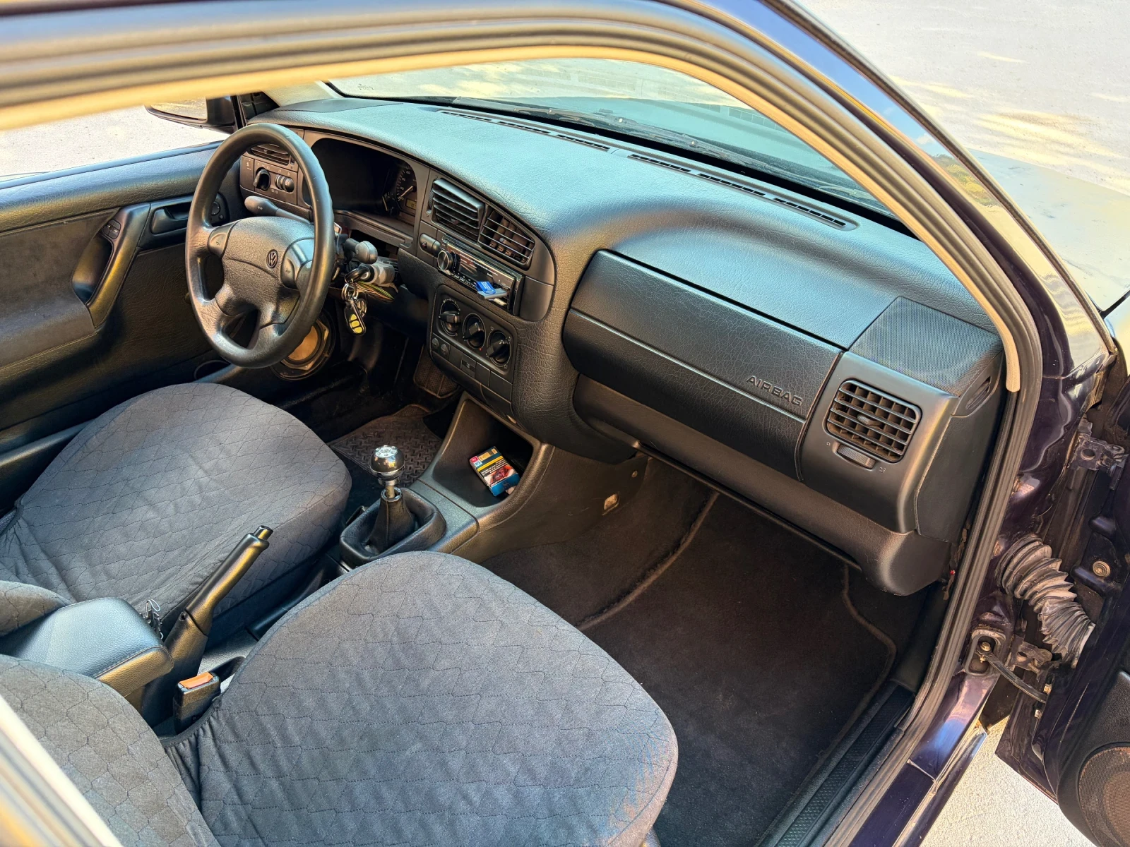 VW Golf 1.6mi, снимка 10 - Автомобили и джипове - 56233320