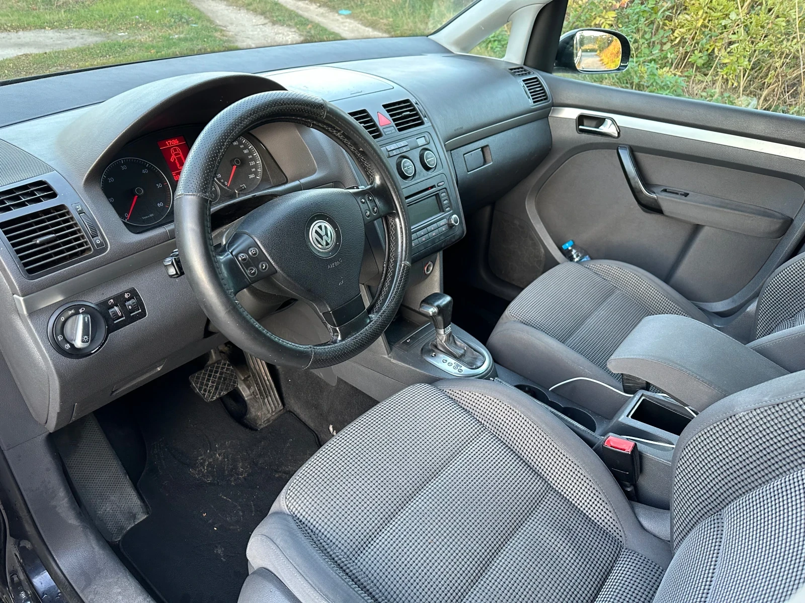 VW Touran 1.9TDI 105hp , снимка 8 - Автомобили и джипове - 56644749