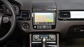 VW Touareg V6 3.0TDI* КОЖА* ПОДГРЕВ, снимка 13