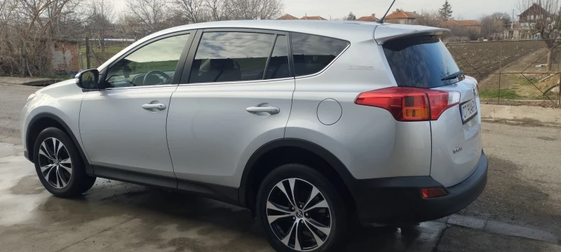 Toyota Rav4, снимка 6 - Автомобили и джипове - 48647337