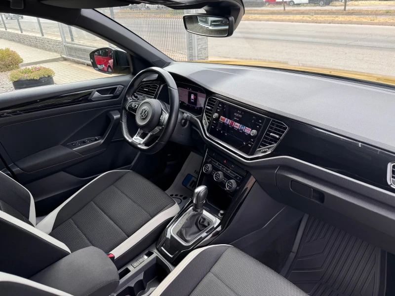 VW T-Roc 1.5TSI DSG ACT * MATRIX* VIRTUAL* DISTRONIC* KEYLE, снимка 12 - Автомобили и джипове - 51051510