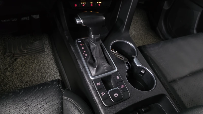 Kia Sportage 2.0 2WD NOBLESSE PLUS autogeorge.com, снимка 7 - Автомобили и джипове - 52389544