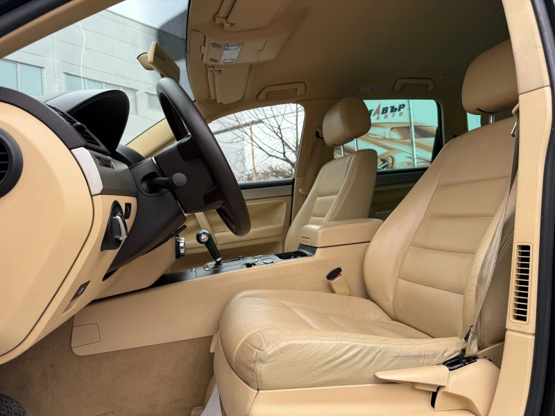 VW Touareg, снимка 8 - Автомобили и джипове - 53392009