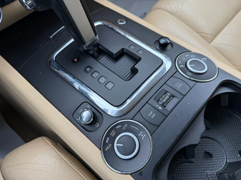 VW Touareg, снимка 11 - Автомобили и джипове - 53392009