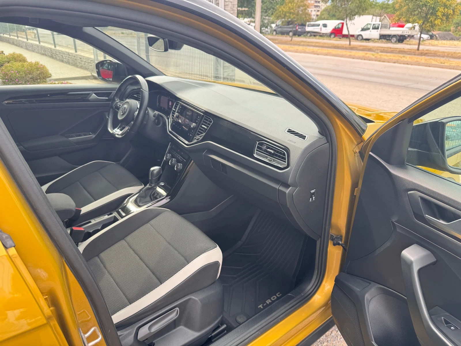 VW T-Roc 1.5TSI DSG ACT * MATRIX* VIRTUAL* DISTRONIC* KEYLE | Mobile.bg   11