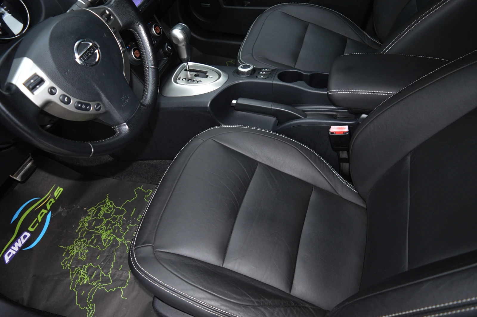 Nissan Qashqai 2.0i 4X4 PANORAMA FULL - 7 МЕСТА - ШВЕЙЦАРИЯ - изображение 8