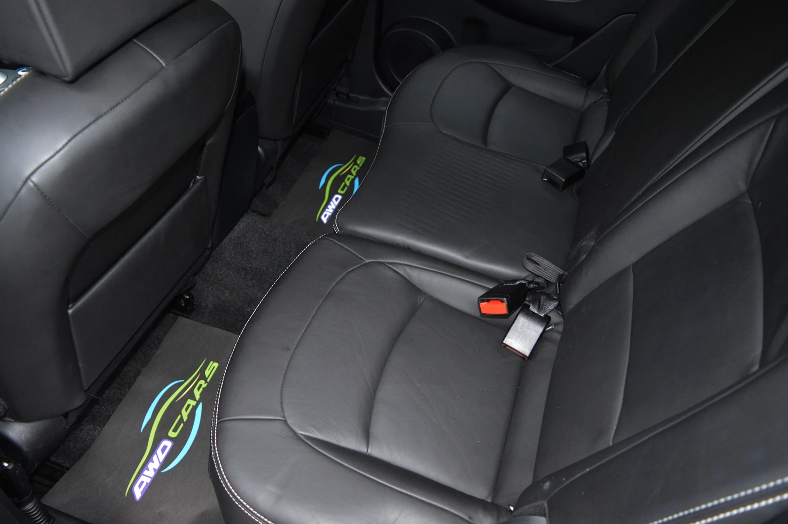 Nissan Qashqai 2.0i 4X4 PANORAMA FULL - 7 МЕСТА - ШВЕЙЦАРИЯ - изображение 9
