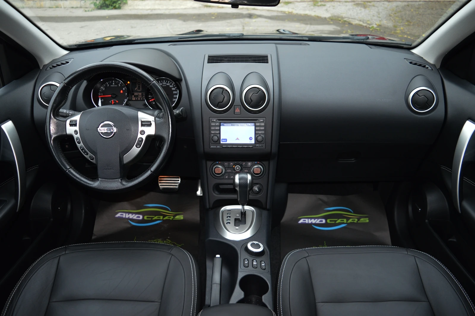 Nissan Qashqai 2.0i 4X4 PANORAMA FULL - 7 МЕСТА - ШВЕЙЦАРИЯ - изображение 10