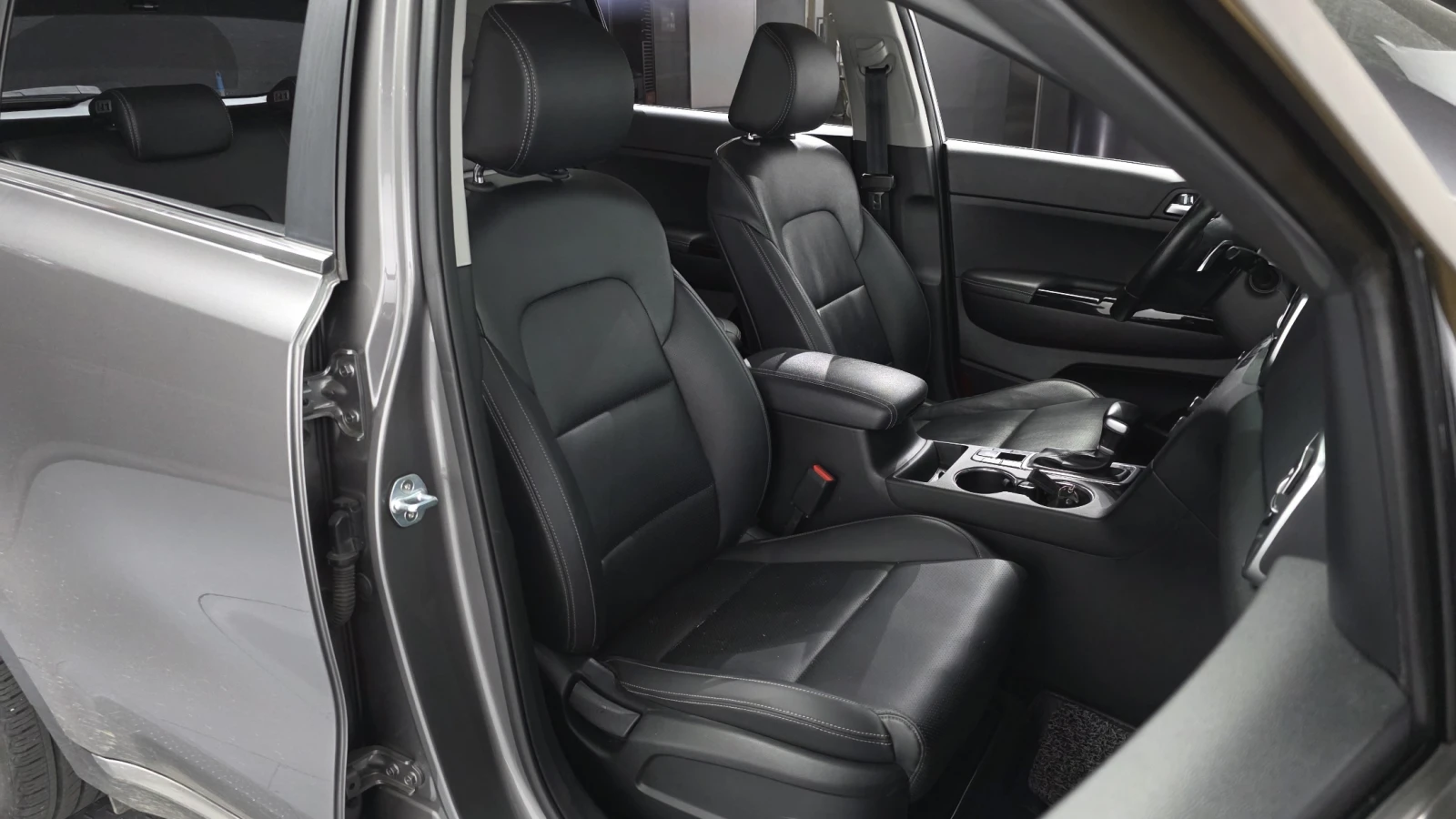 Kia Sportage 2.0 2WD NOBLESSE PLUS - изображение 8