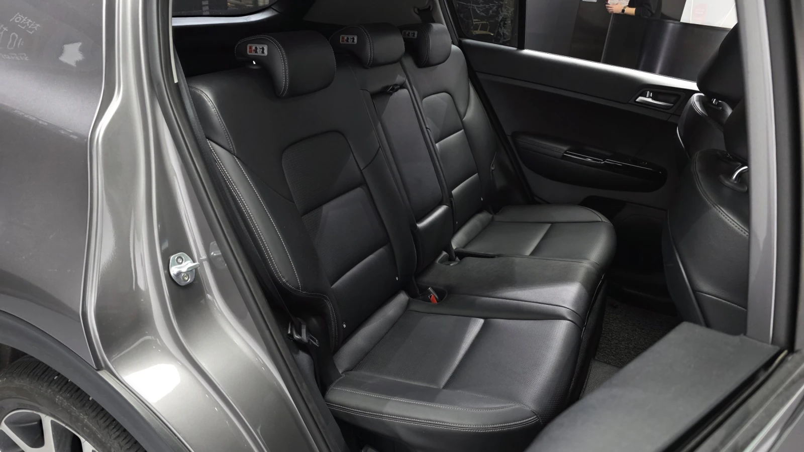 Kia Sportage 2.0 2WD NOBLESSE PLUS - изображение 10