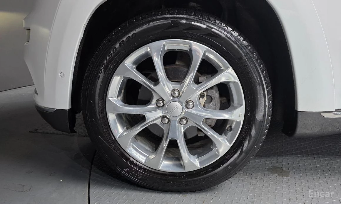 Jeep Grand cherokee SUMMIT* DISTRONIC* 360* ОБДУХ* ПОДГРЕВ* KEYLESS, снимка 5 - Автомобили и джипове - 53915242