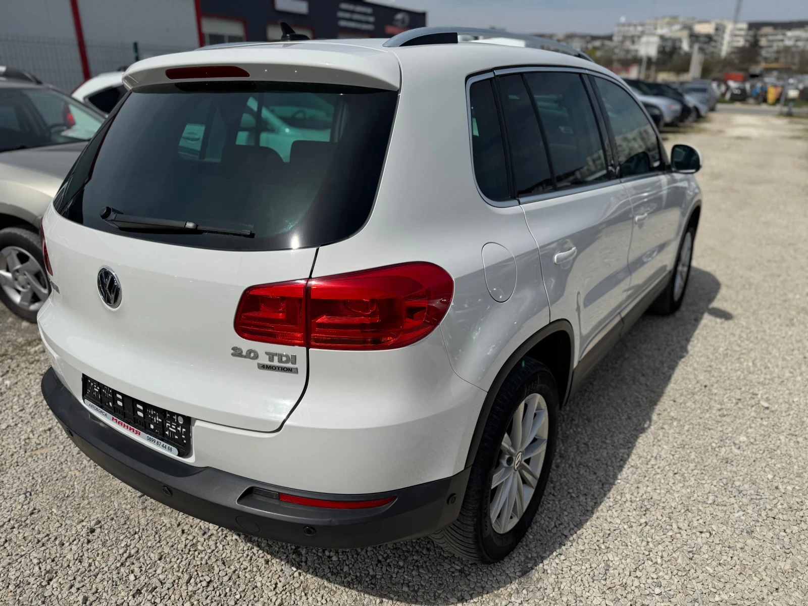 VW Tiguan 2.0TDI DSG 4x4, снимка 4 - Автомобили и джипове - 54182593