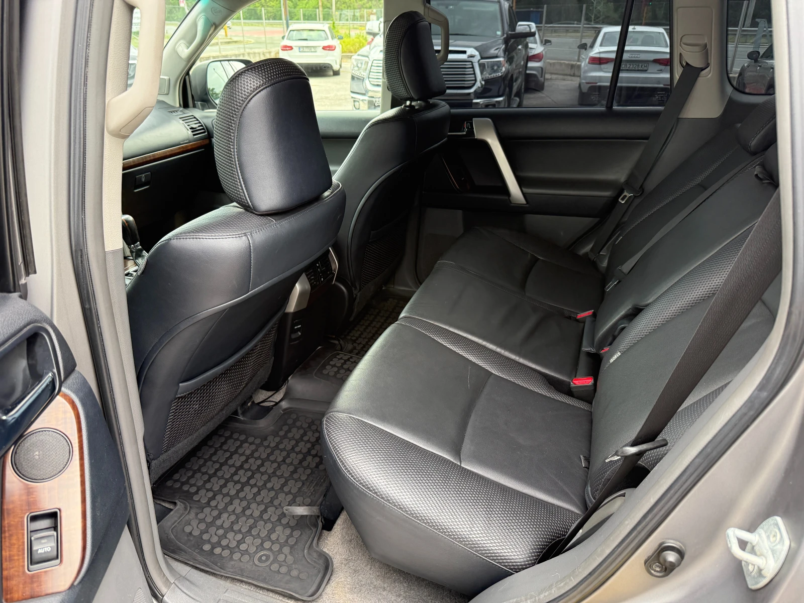 Toyota Land cruiser 150, снимка 10 - Автомобили и джипове - 54254625