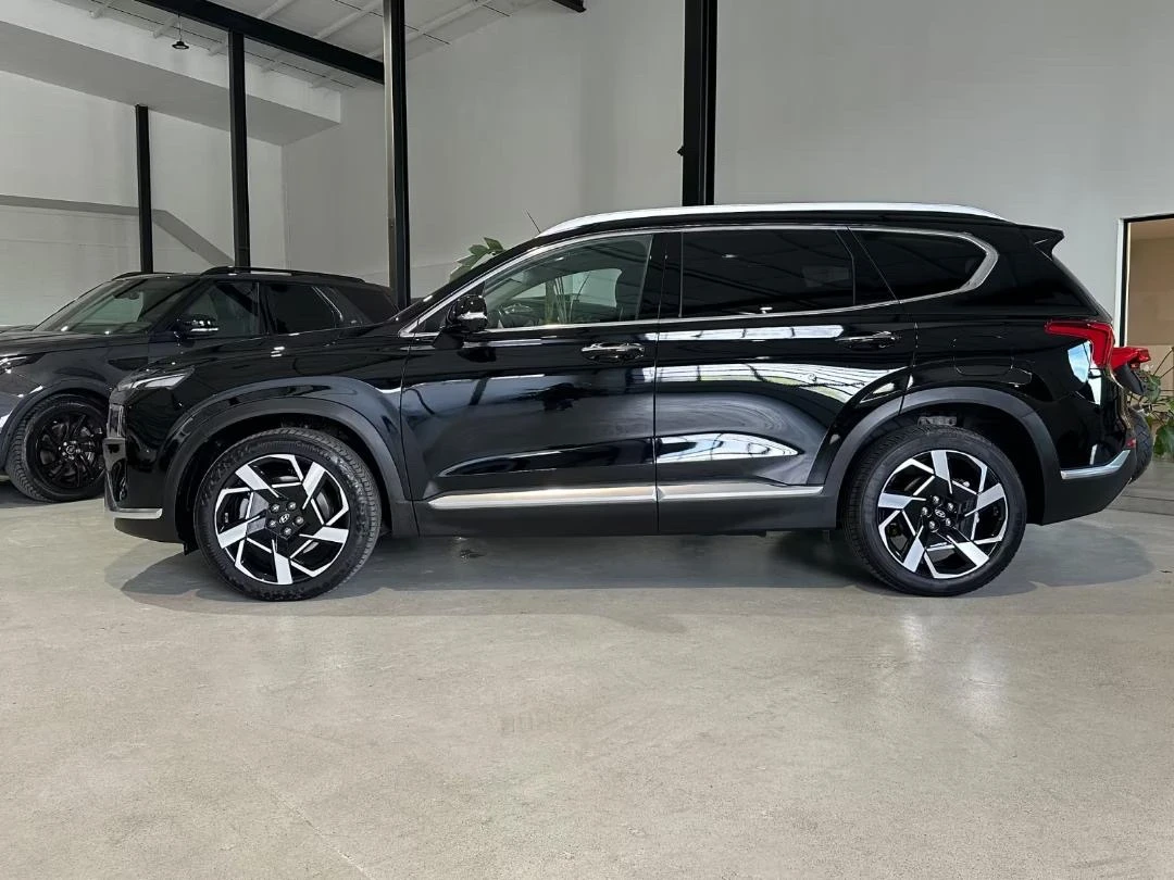 Hyundai Santa fe 40 TDI advanced Matrix ACC 360  Standhzg, снимка 4 - Автомобили и джипове - 54342472