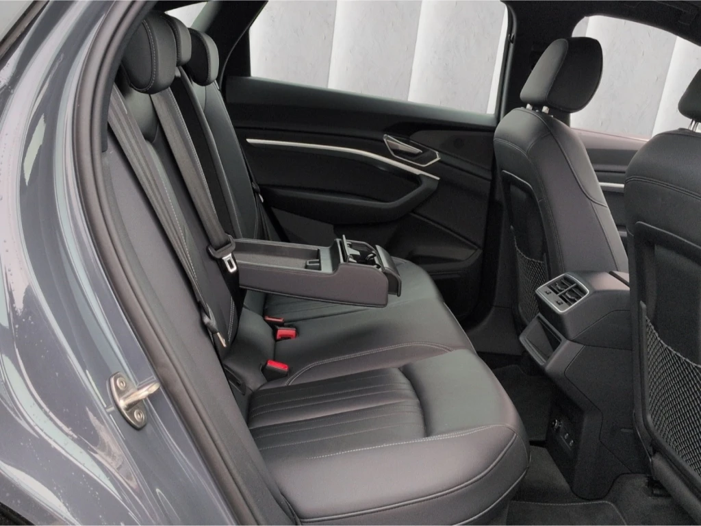 Audi Q8 E Tron 50 Quattro, снимка 9 - Автомобили и джипове - 54703458