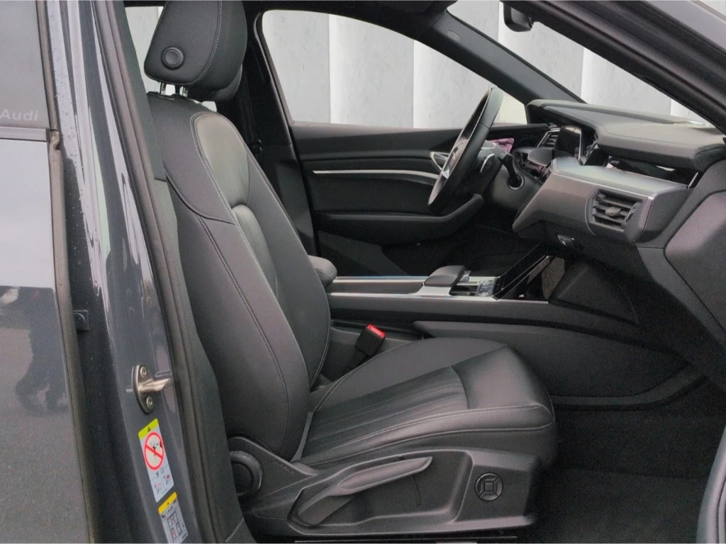Audi Q8 E Tron 50 Quattro, снимка 8 - Автомобили и джипове - 54703458