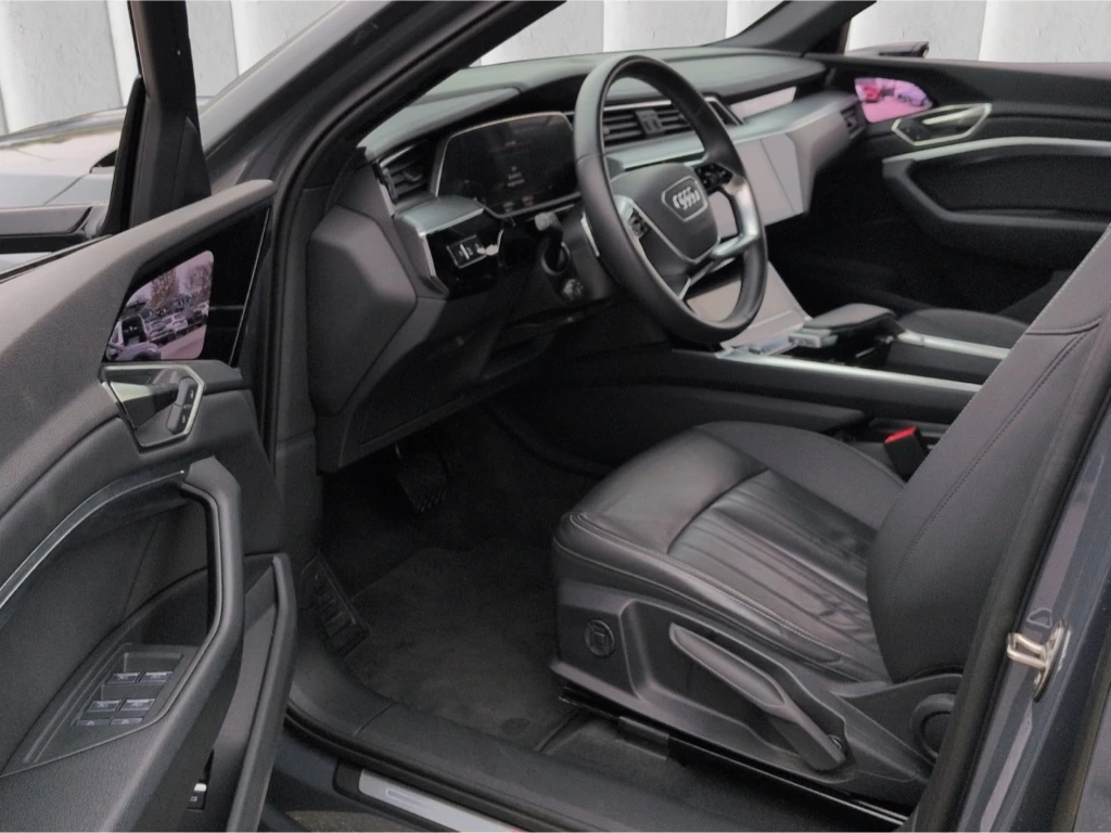 Audi Q8 E Tron 50 Quattro, снимка 7 - Автомобили и джипове - 54703458